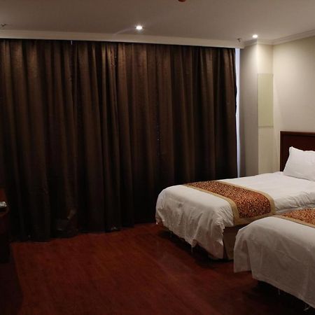 Greentree Inn Dalian Airport New District Xinzhaizi Express Hotel Екстер'єр фото